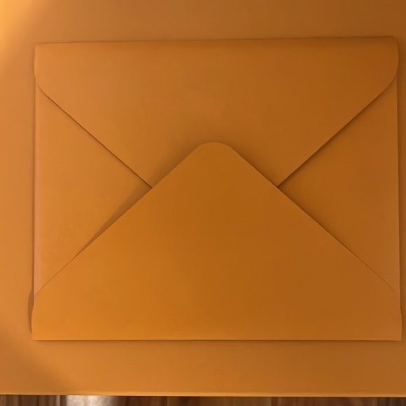 Louis Vuitton book with envelope - Picture 3 of 4